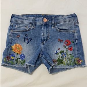 KIDS SHORTS SIZE 6-7yrs
